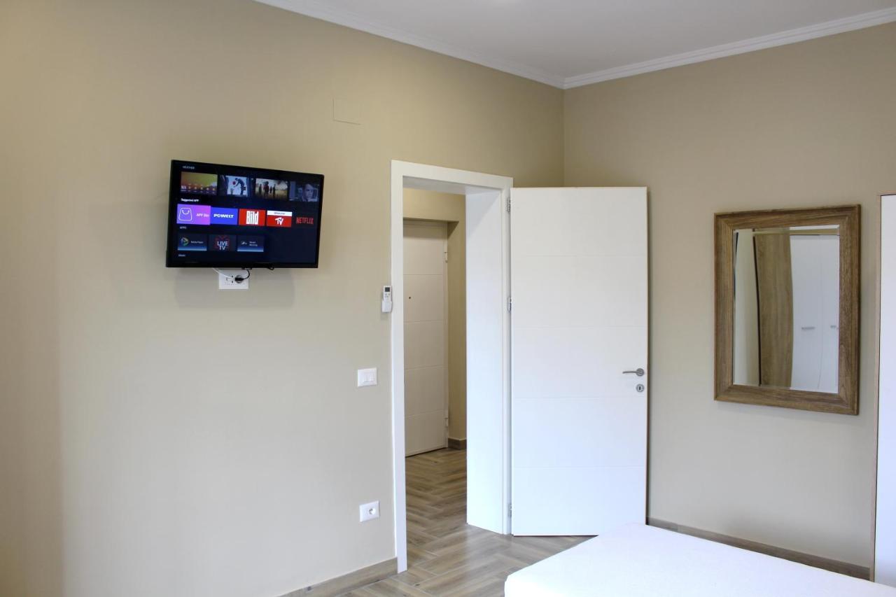 2V1 - Myslym Shyri Apartment Тирана Екстериор снимка